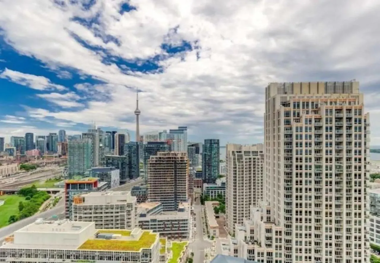 Executive Condo Downtown With Skyline View Toronto Apartment